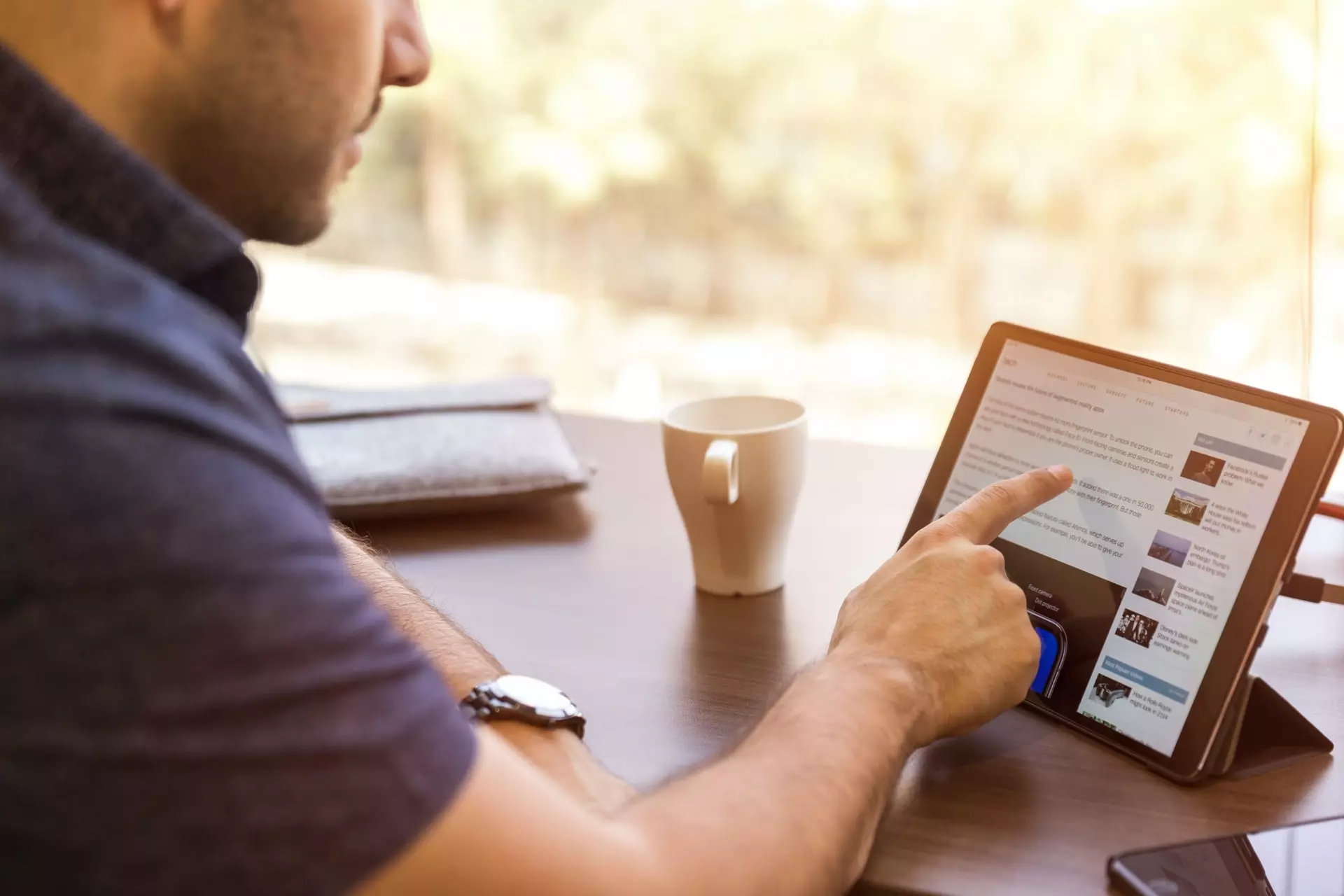 How To Change your LinkedIn Background Photo